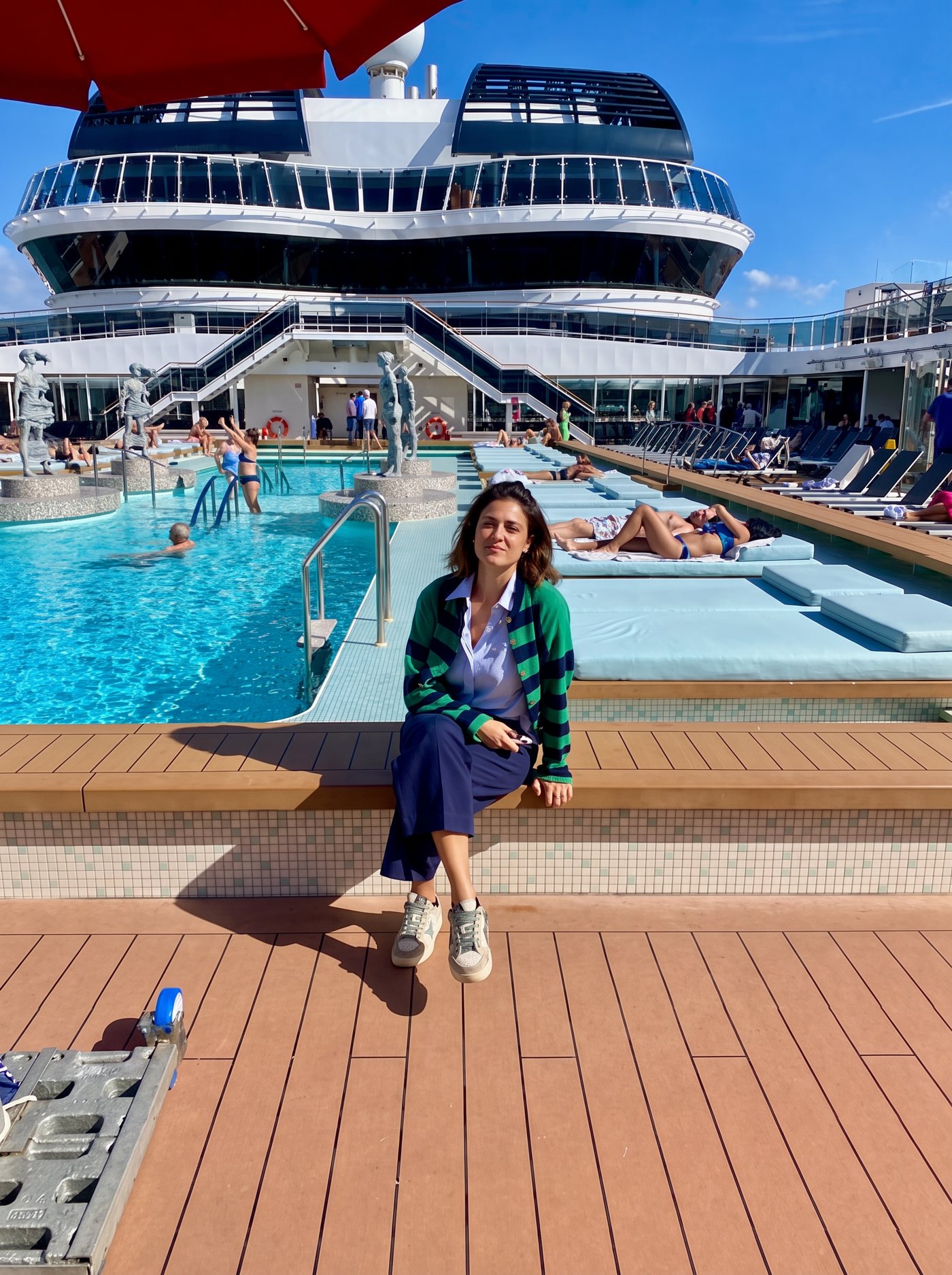 Flu sulla piscina esterna della MSC Meraviglia